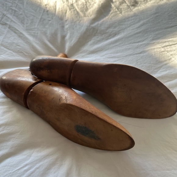 Vintage Wooden Shoe Molds - Picture 5 of 8